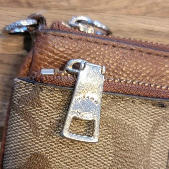 COACH 2 Compartment Brown Signature Logo Zippered Wristlet/Purse - Picture 2 of 14